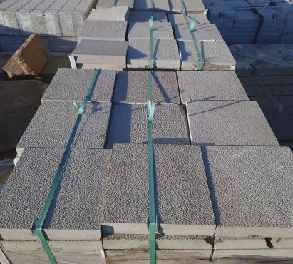 Türgi basalt 30x30x5 cm alusel