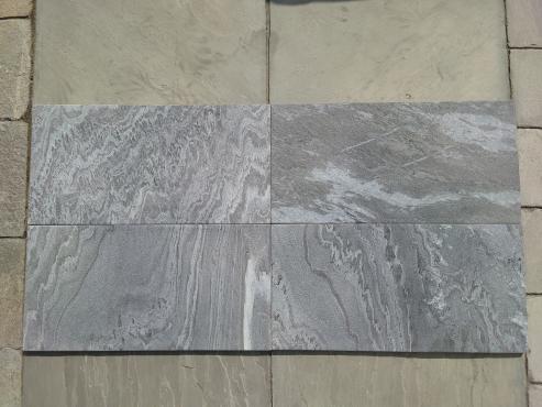 Monsoon Black, 300x600x15 mm, harjatud pinnaga