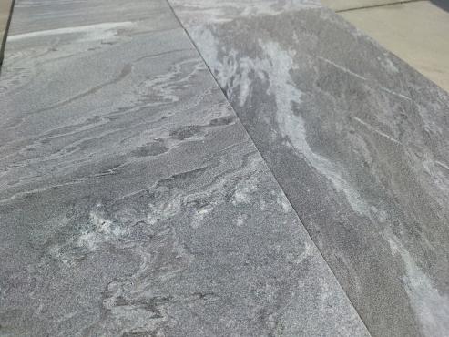 Monsoon Black, 300x600x15 mm, harjatud pinnaga