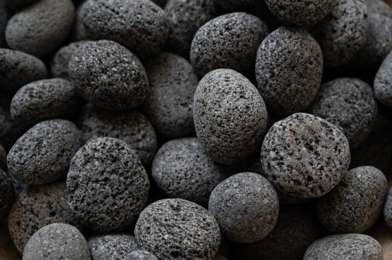 Mustad jõekivid Lava Black