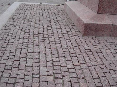 Balmoral Red täringukivi 10x10x10 cm